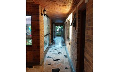 VENPERMUTO HERMOSA CASA CAMPESTRE EN EL MEJOR CONDOMINIO DE CHINAUTA