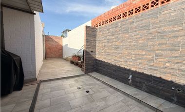 CASA EN ALQUILER AZUCENAS DEL CASTILLO JAMUNDI 1PISO 300M2LOTE