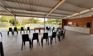 CASA EN ALQUILER AZUCENAS DEL CASTILLO JAMUNDI 1PISO 300M2LOTE