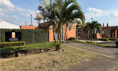 CASA EN ALQUILER AZUCENAS DEL CASTILLO JAMUNDI 1PISO 300M2LOTE