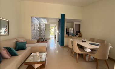 CASA EN ALQUILER AZUCENAS DEL CASTILLO JAMUNDI 1PISO 300M2LOTE