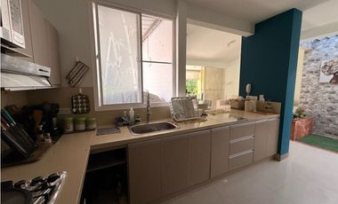 CASA EN ALQUILER AZUCENAS DEL CASTILLO JAMUNDI 1PISO 300M2LOTE