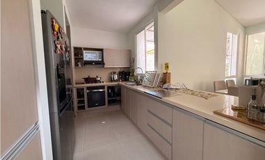CASA EN ALQUILER AZUCENAS DEL CASTILLO JAMUNDI 1PISO 300M2LOTE