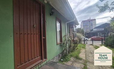 Isla Teja, Casa los Alerces / Destino Comercial