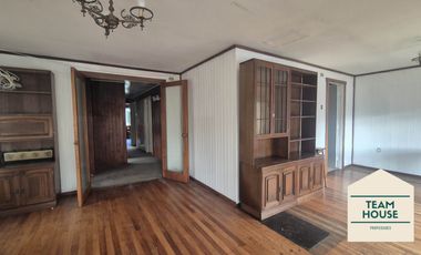 Isla Teja, Casa los Alerces / Destino Comercial