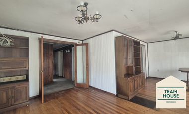 Isla Teja, Casa los Alerces / Destino Comercial