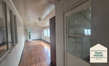 Isla Teja, Casa los Alerces / Destino Comercial