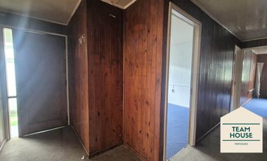 Isla Teja, Casa los Alerces / Destino Comercial