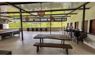 LUJOSA CASA DE CAMPO EN PARCELACION CON PESEBRERAS/ PORCE