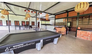 LUJOSA CASA DE CAMPO EN PARCELACION CON PESEBRERAS/ PORCE