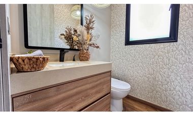 LUJOSA CASA DE CAMPO EN PARCELACION CON PESEBRERAS/ PORCE