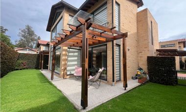 ARRIENDO CASA CON 230 M2 CLUB HOUSE - CAJICA