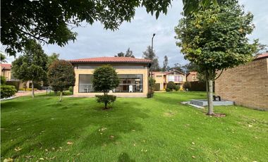 ARRIENDO CASA CON 230 M2 CLUB HOUSE - CAJICA