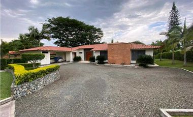 Casa campestre en arriendo Pereira Condominio Tacurumbi