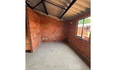 VENTA CASA OBRA GRIS 67 M² 2 NIVELES ENTREVIENTOS JAMUND