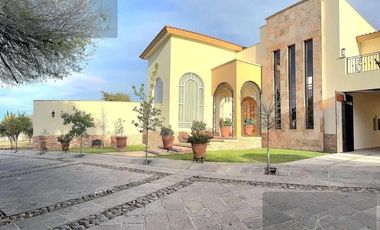 EXCLUSIVA RESIDENCIA EN VENTA EN LA HACIENDA, AGUASCALIENTES