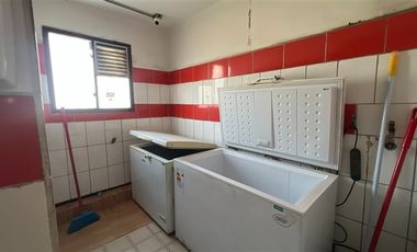 Local Comercial en Arriendo en Av. Vitacura / Tabancura