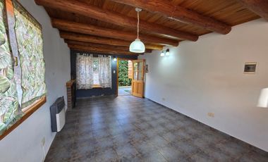 ALQUILER DE CABAÑA DE 2 DORMITORIOS C/HOGAR A LEÑA EN ESQUEL, CHUBUT