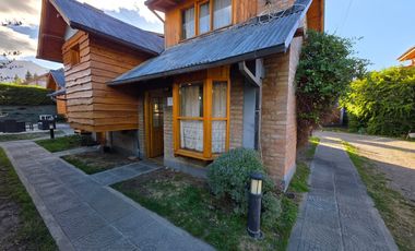 ALQUILER DE CABAÑA DE 2 DORMITORIOS C/HOGAR A LEÑA EN ESQUEL, CHUBUT