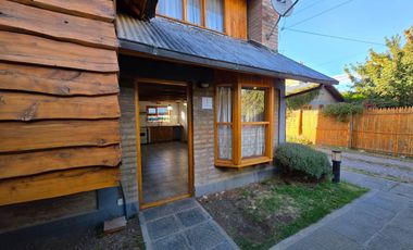 ALQUILER DE CABAÑA DE 2 DORMITORIOS C/HOGAR A LEÑA EN ESQUEL, CHUBUT