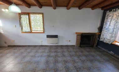 ALQUILER DE CABAÑA DE 2 DORMITORIOS C/HOGAR A LEÑA EN ESQUEL, CHUBUT