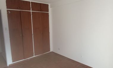 Alquiler Piso 3 dormitorios y escritorio balcón z/Cañada en Centro.