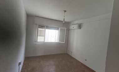 Alquiler Piso 3 dormitorios y escritorio balcón z/Cañada en Centro.