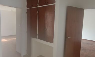 Alquiler Piso 3 dormitorios y escritorio balcón z/Cañada en Centro.