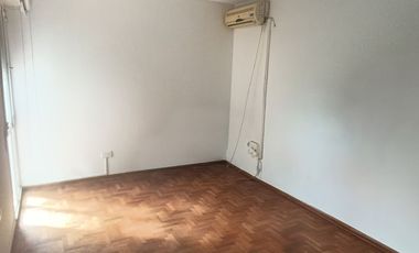 Alquiler Piso 3 dormitorios y escritorio balcón z/Cañada en Centro.