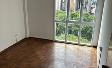 Alquiler Piso 3 dormitorios y escritorio balcón z/Cañada en Centro.