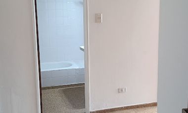 Alquiler Piso 3 dormitorios y escritorio balcón z/Cañada en Centro.