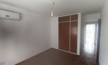 Alquiler Piso 3 dormitorios y escritorio balcón z/Cañada en Centro.