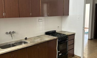 Alquiler Piso 3 dormitorios y escritorio balcón z/Cañada en Centro.