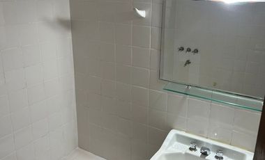 Alquiler Piso 3 dormitorios y escritorio balcón z/Cañada en Centro.