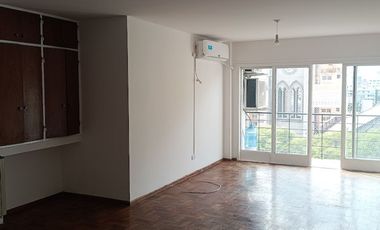 Alquiler Piso 3 dormitorios y escritorio balcón z/Cañada en Centro.