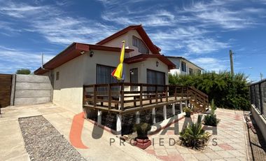 AMPLIA CASA SECTOR VILLAMAR DE GUANAQUEROS