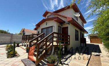 AMPLIA CASA SECTOR VILLAMAR DE GUANAQUEROS