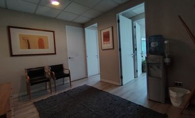 OPORTUNIDAD EN ESTORIL: OFICINA DE ALTO ESTÁNDAR CON 2 ESTAC