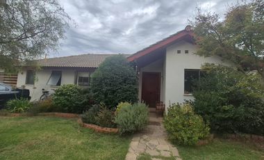 ARRIENDO LINDA CASA AMOBLADA EN POLO MACHALI