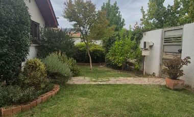 ARRIENDO LINDA CASA AMOBLADA EN POLO MACHALI