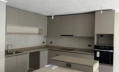 Departamento en arriendo c/ estacionamiento en Estadio Croata