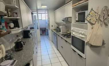 Departamento en arriendo c/ estacionamiento en Metro Manquehue - Apumanque