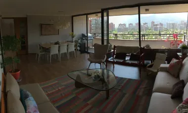 Departamento en arriendo c/ estacionamiento en Metro Manquehue - Apumanque