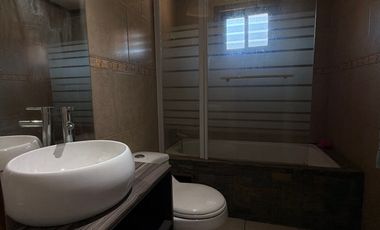 EN VENTA AMPLIA CASA  EN AVENIDA PRINCIPAL CHIGUAYANTE