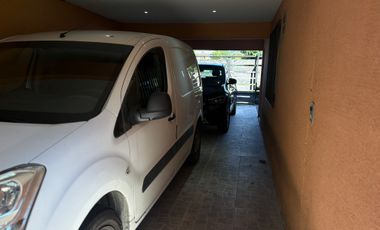 EN VENTA AMPLIA CASA  EN AVENIDA PRINCIPAL CHIGUAYANTE