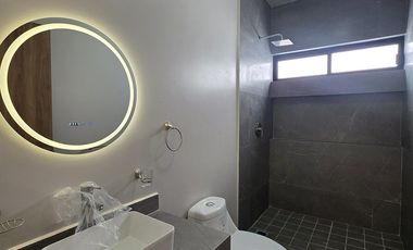 CASA EN VENTA UNA PLANTA EN PRIVADA TAGORA, CONKAL