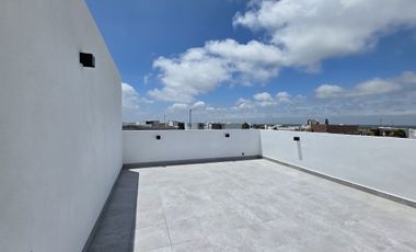 CASA en Venta en Lomas de la Rioja con Recámara en planta baja y roof garden