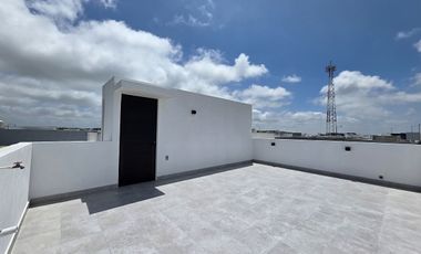 CASA en Venta en Lomas de la Rioja con Recámara en planta baja y roof garden