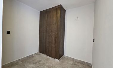 CASA en Venta en Lomas de la Rioja con Recámara en planta baja y roof garden