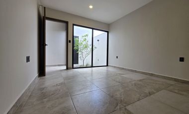 CASA en Venta en Lomas de la Rioja con Recámara en planta baja y roof garden